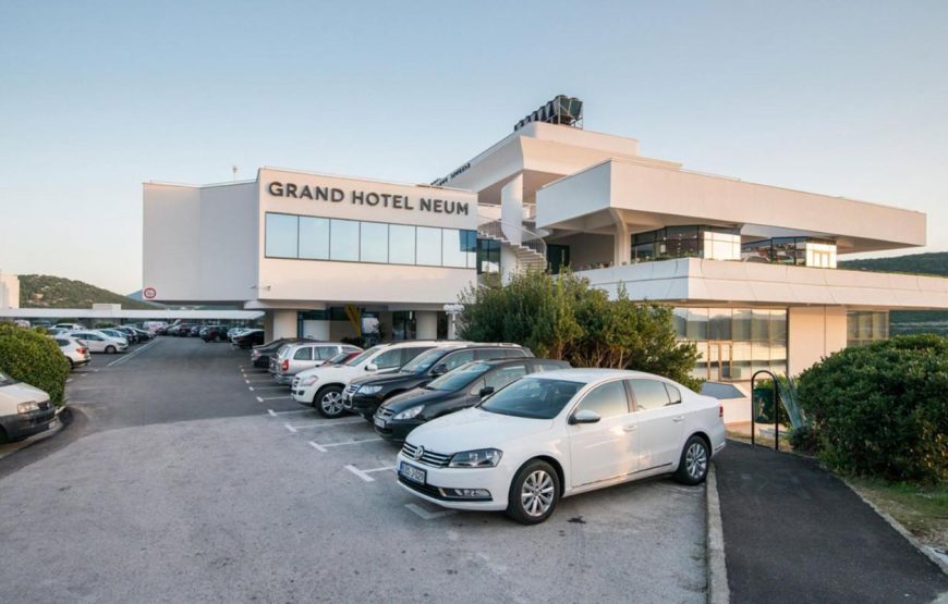 Hotel Grand, Neum