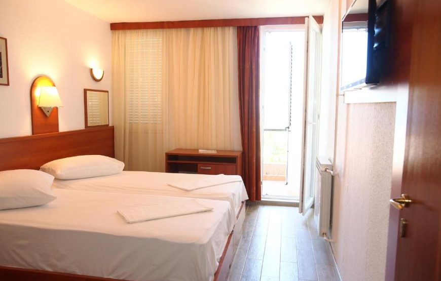 Hotel Aurora, Podgora 2025