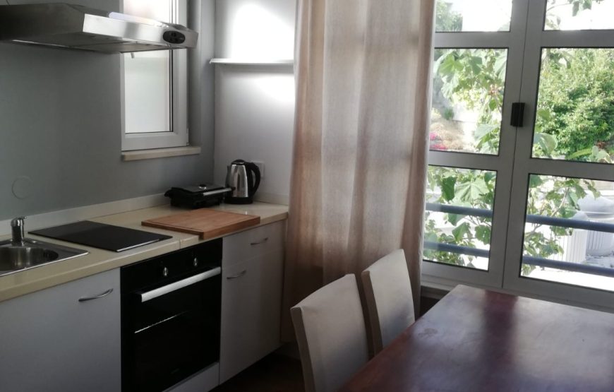 Vila Žan Kurtović, Makarska 2025.