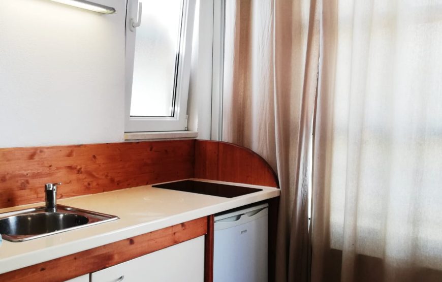 Vila Žan Kurtović, Makarska 2025.